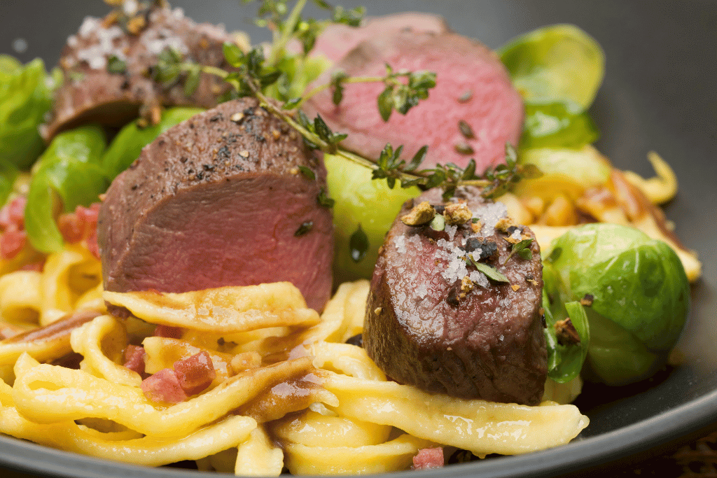 Serving Suggestions and Pairings for Deer Meat Dishes
